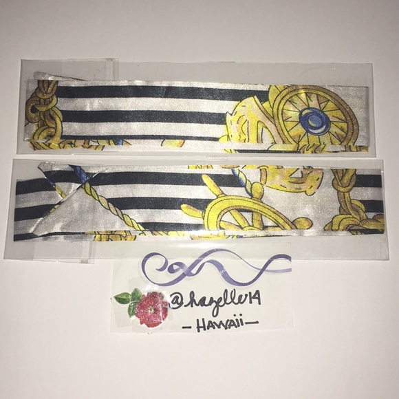 Twilly & Tassel Heart Keychain - Picture 2 of 6